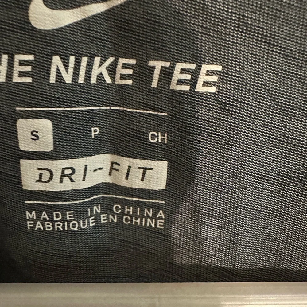 Nike Black Short Sleeve Dri-FIT Graphic Tee with White Swoosh - Picture 4 of 4